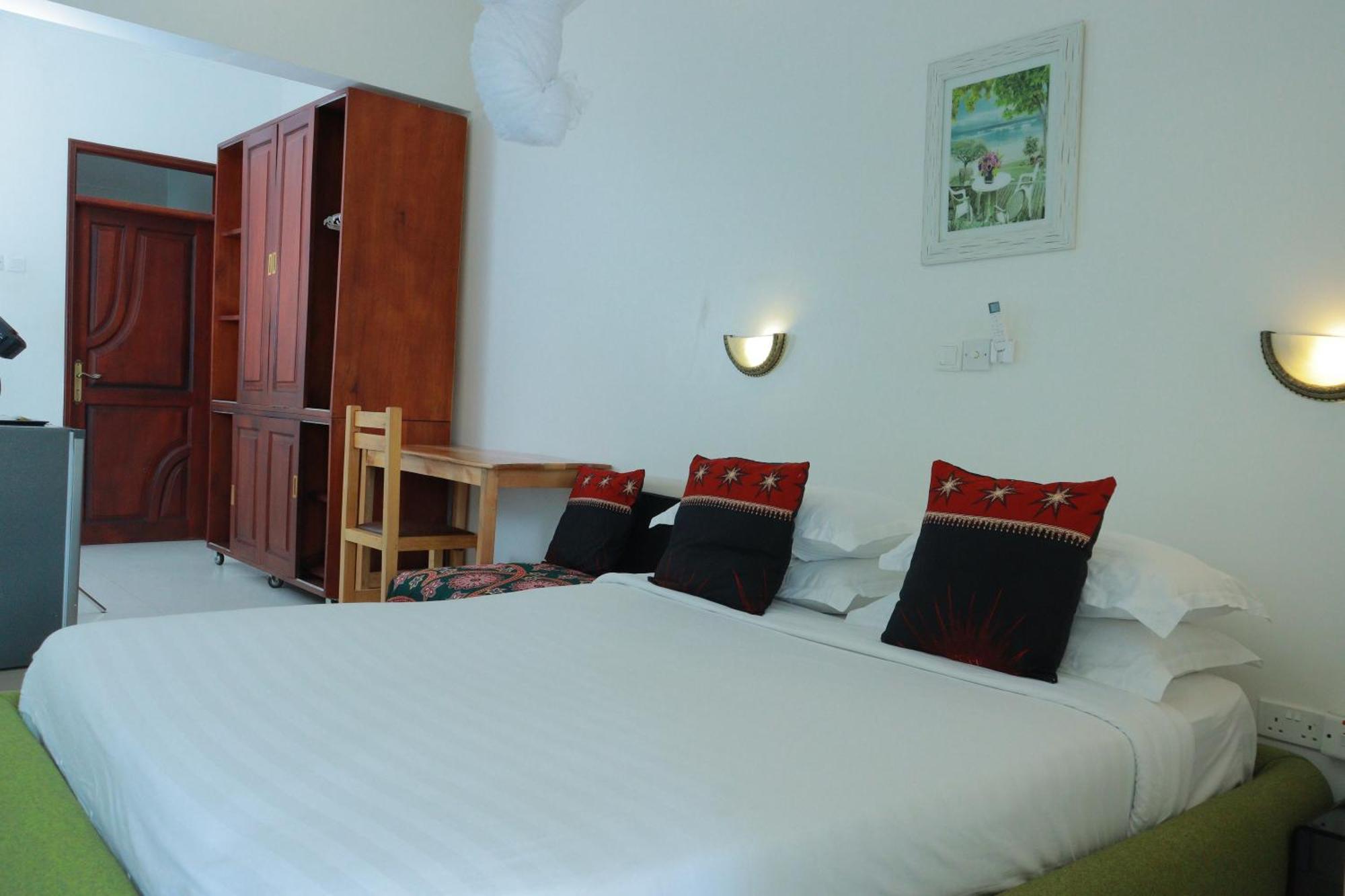 Mowicribs Hotel&Spa Entebbe Zewnętrze zdjęcie